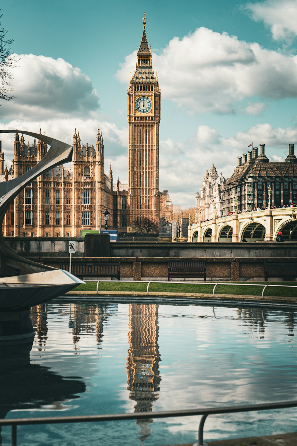 Big Ben beside Westminster Bridge in London